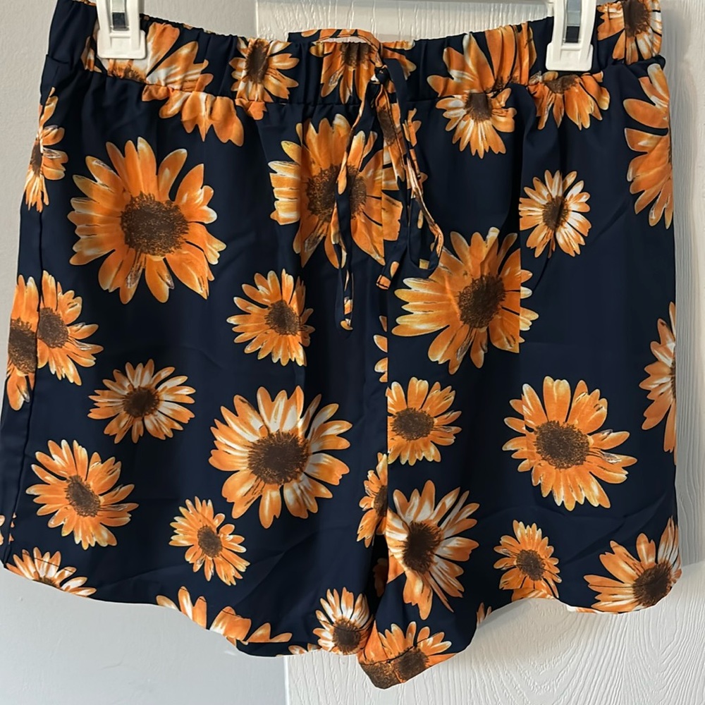 SHEIN Curve Shorts Women’s size 1XL. Never worn